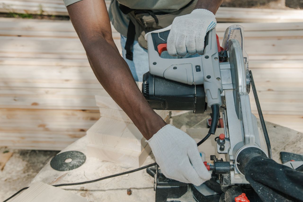 Circular saw and power tools